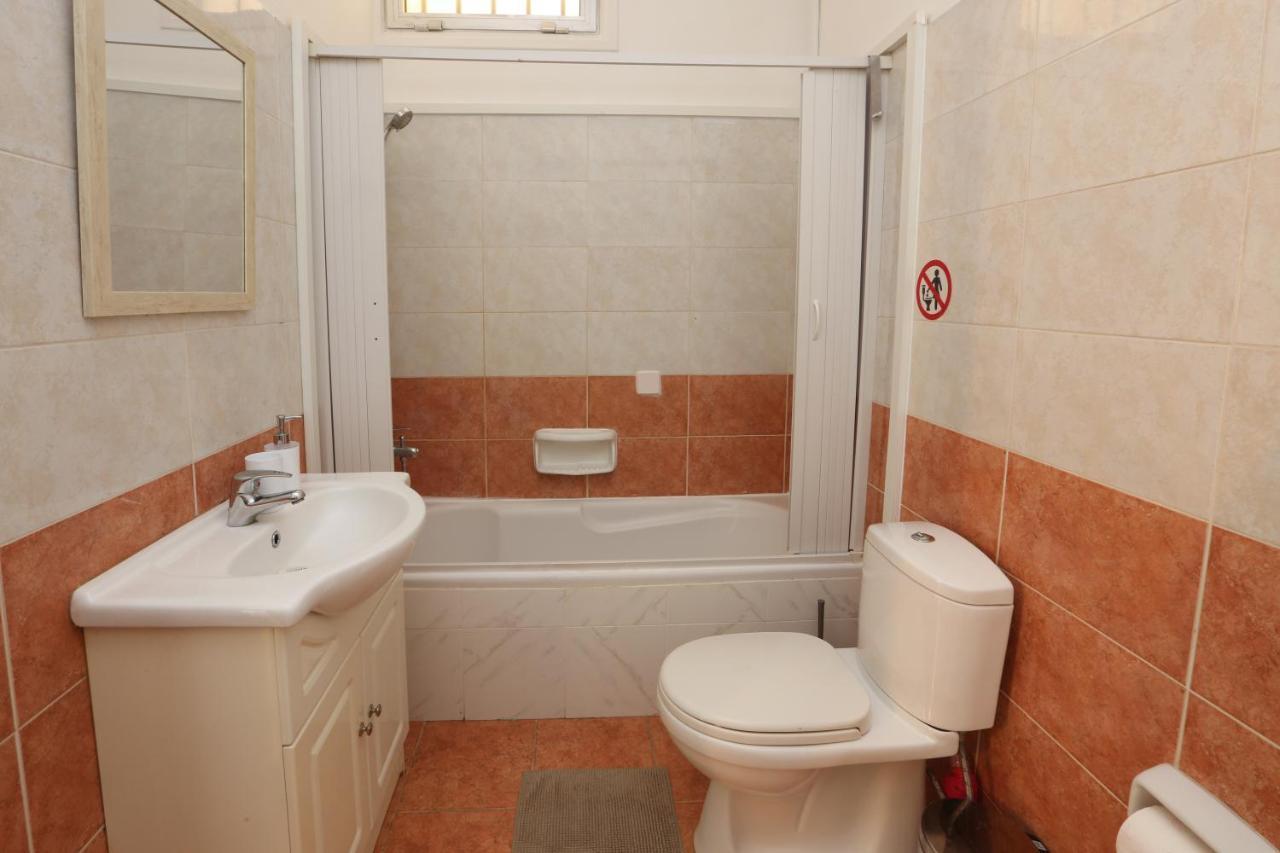 Cozy Holiday Apartment In Larnaca Near Foinikoudes Eksteriør bilde
